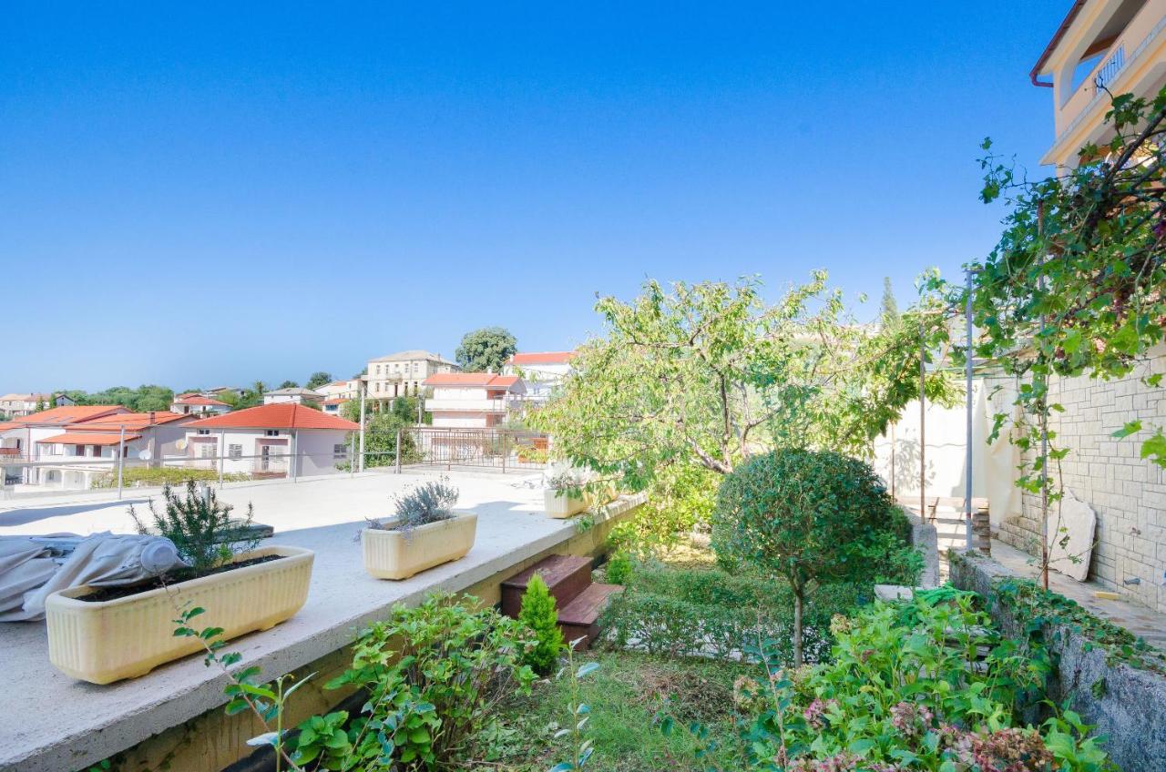 Apartments Mirjana B Lopar Luaran gambar